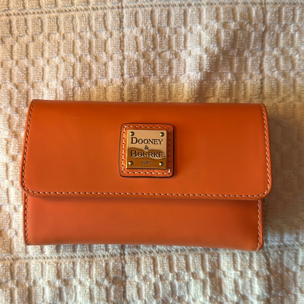 Dooney & Bourke Ladies Wallet